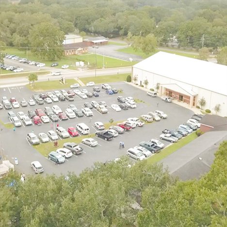 Image of the parking lot at Lighthouse Baptist Church in Theodore, AL.